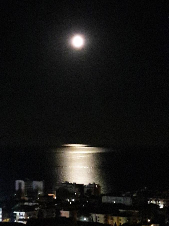 Very Cosy House With Fabulous Sea View! Pietra Ligure Rum bild